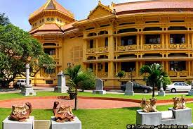 សារមន្ទីប្រវត្តិសាស្រ្តជាតិវៀតណាម-ទីកន្លែង ទេសចរណ៍គួរឲ្យទាក់ទាញ